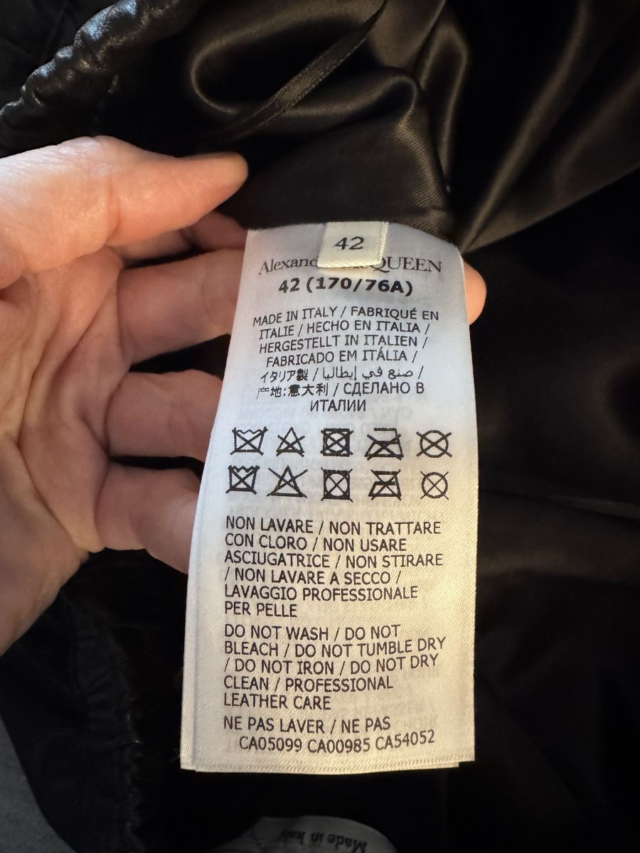 Alexander Mcqueen Pantaloni: Alexander McQueen leather pants, size IT 42 – Usato da Zürich venduto da ImaShela 7