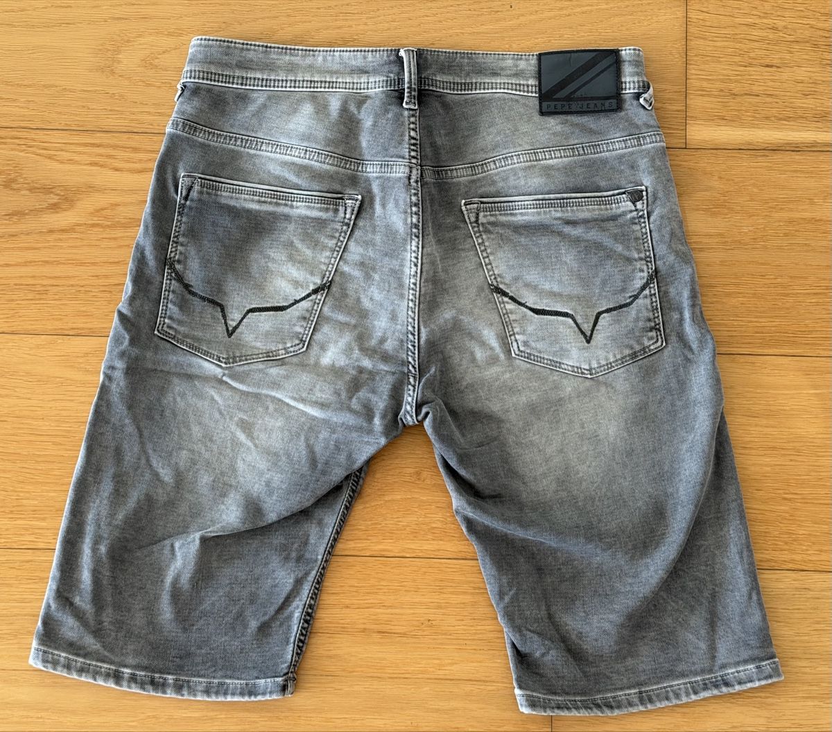 Pepe Jeans Pantaloni: Pepe Jeans Shorts – Usato da Niedergösgen venduto da Lifestyle-85 2