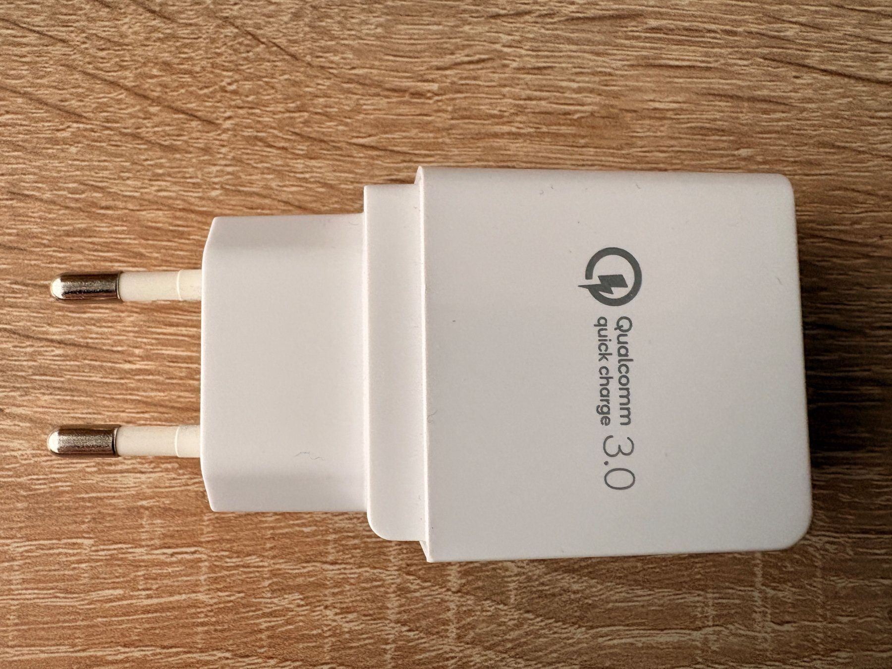 Caricabatterie: Schnell Ladegerät USB-A Quick Charge 3.0 – Nuovo e nell'imballaggio originale da Adlikon b.Regensdf venduto da Cappo 2
