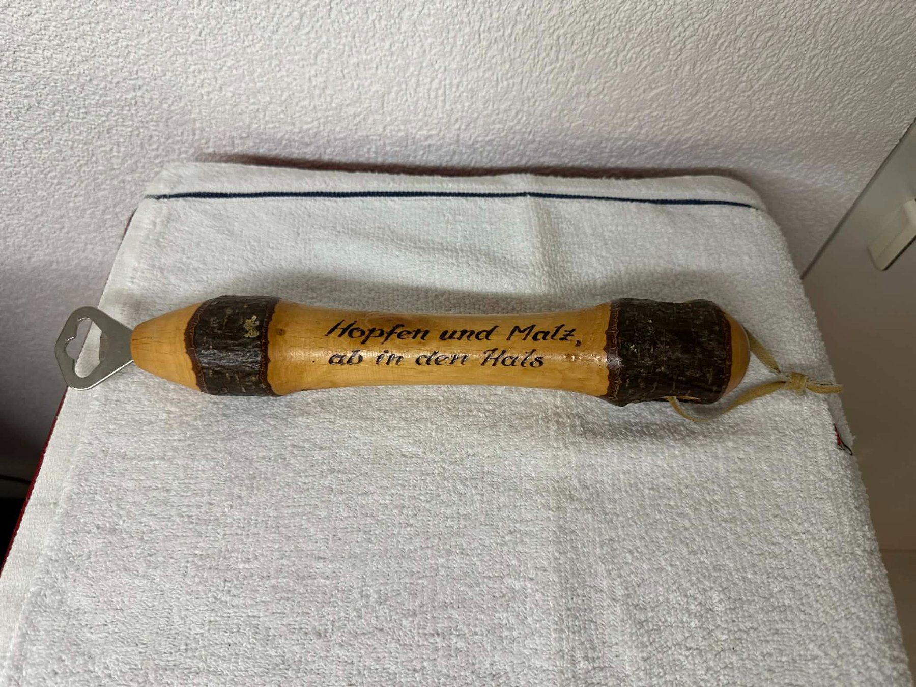 Apribottiglie & Tappi per chiusura: Massiver Flaschenöffner aus Holz – Usato da Ried-Brig venduto da V8_Andy