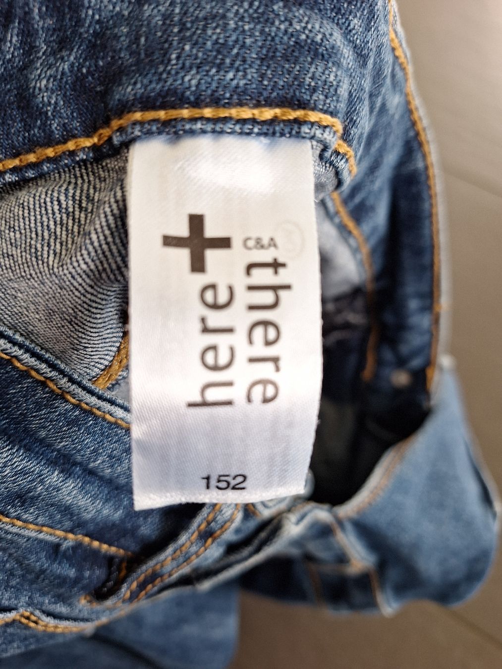 C&A Pantaloni: Jeans Latzhose Gr. 152, C&A – Usato da Brittnau venduto da Norge77 2
