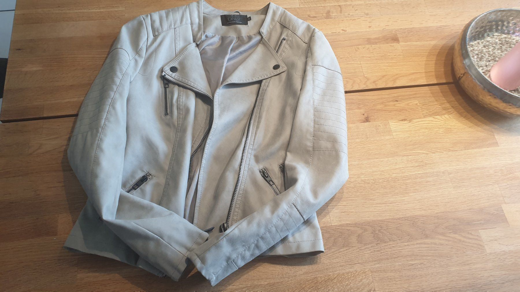Only Giacche: Only Kunstlederjacke Grösse XS grau – Usato da Gunzgen venduto da 0Aurin0