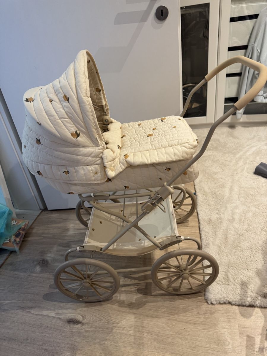 Voitures de poupées: Puppenwagen – D'occasion à Hausen AG par SF3011