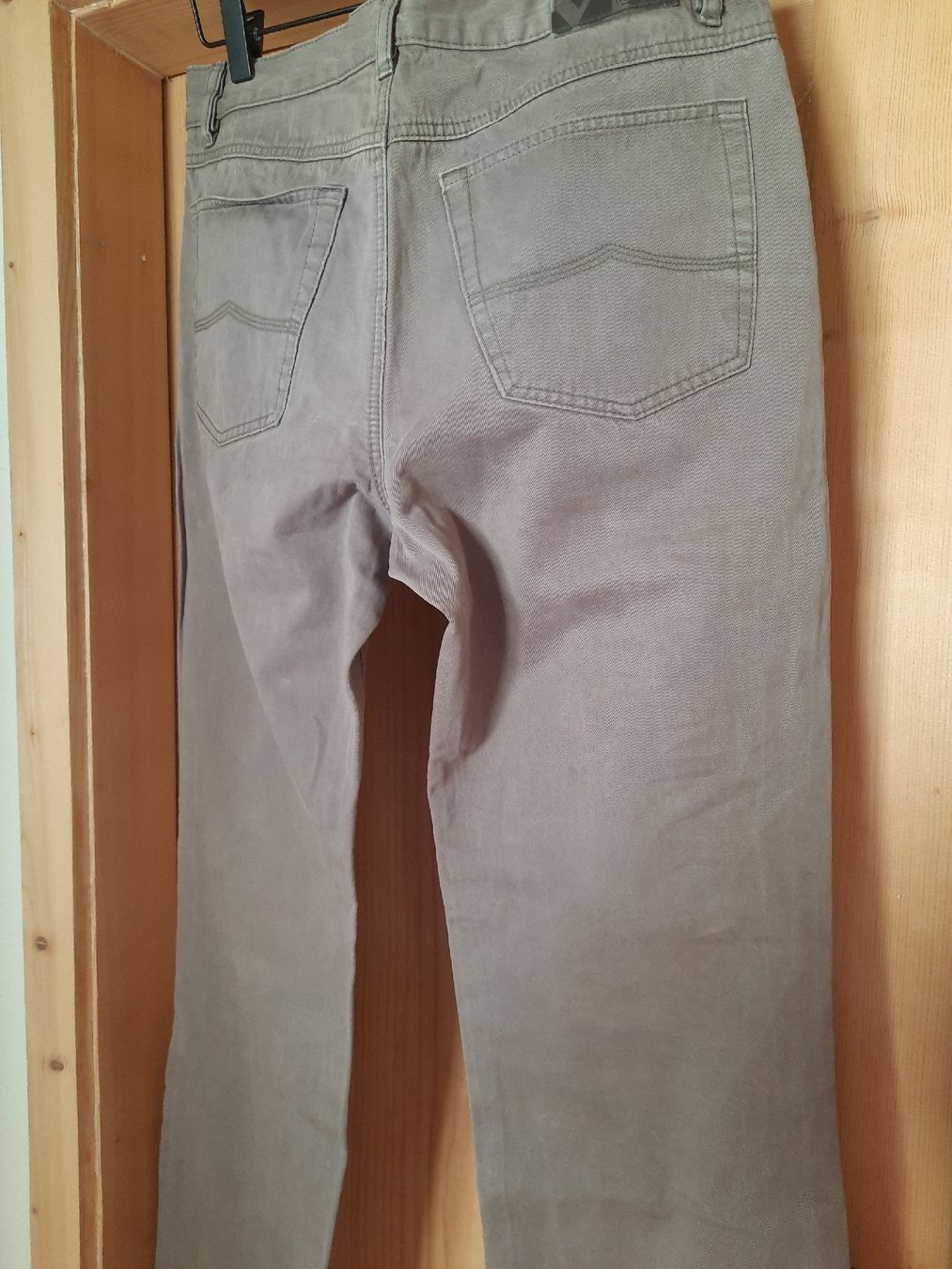 Hosen: McNeal Damen Hose - Gr. 42 – Neu (gemäss Beschreibung) aus Unterterzen von elebo 8