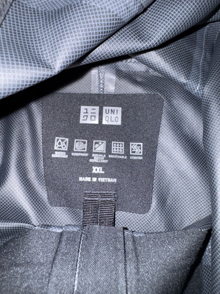 Uniqlo Giacche: UNIQLO 3D blocktech Regenjacke xxl  – Usato da Rapperswil SG venduto da pli_fz9r 1