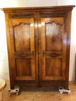 Schrank Freiburger Hochzeitsschrank Kirschbaumholz antik