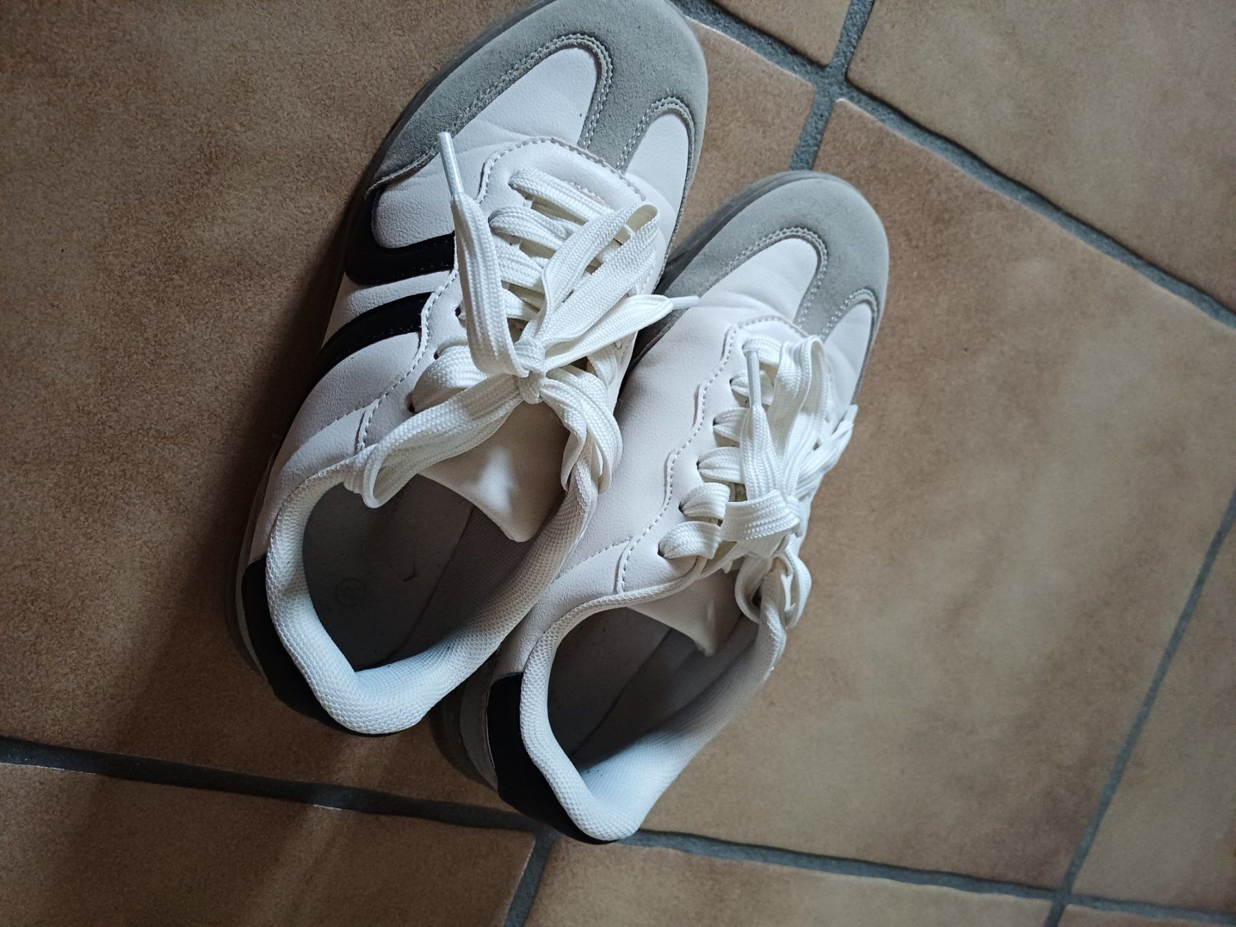 Graceland Chaussures femmes: Sneaker Graceland – D'occasion à Diessenhofen par cha_hn9x 1