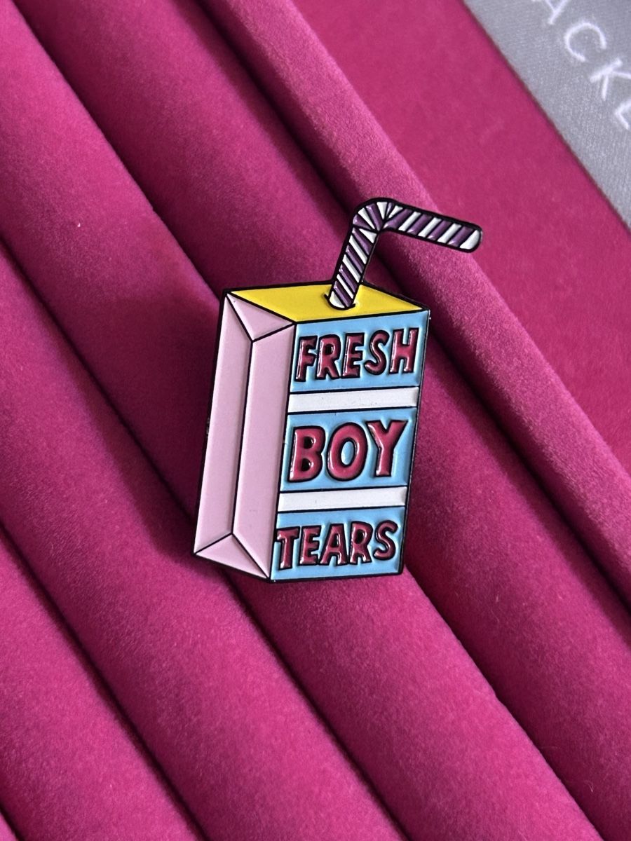 Placchette & Badge: Enamel Pin Juice Box 'Fresh Boy Tears'  – Nuovo (secondo la descrizione) da Biel/Bienne venduto da zit_v5yc