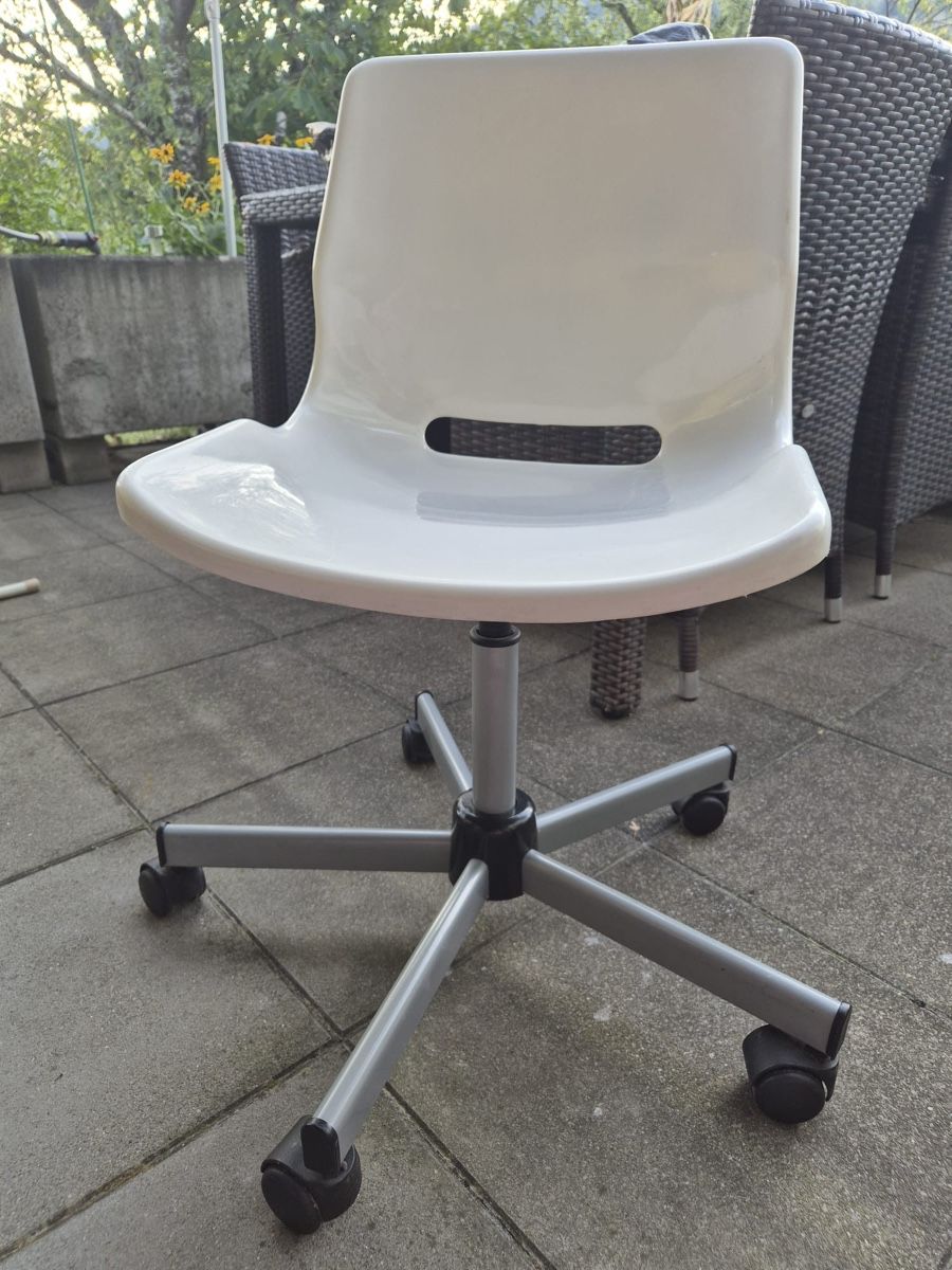 Ikea Sedie: KINDER BÜRO DREHSTUHL Ikea – Usato da Buochs venduto da mel_dc2n