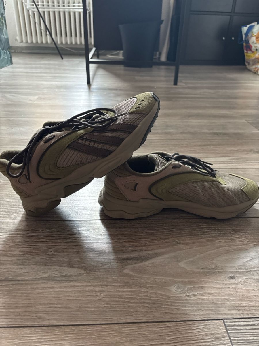 Adidas Herrenschuhe: Adidas Oztral – Gebraucht aus Biel/Bienne von codegreen 1