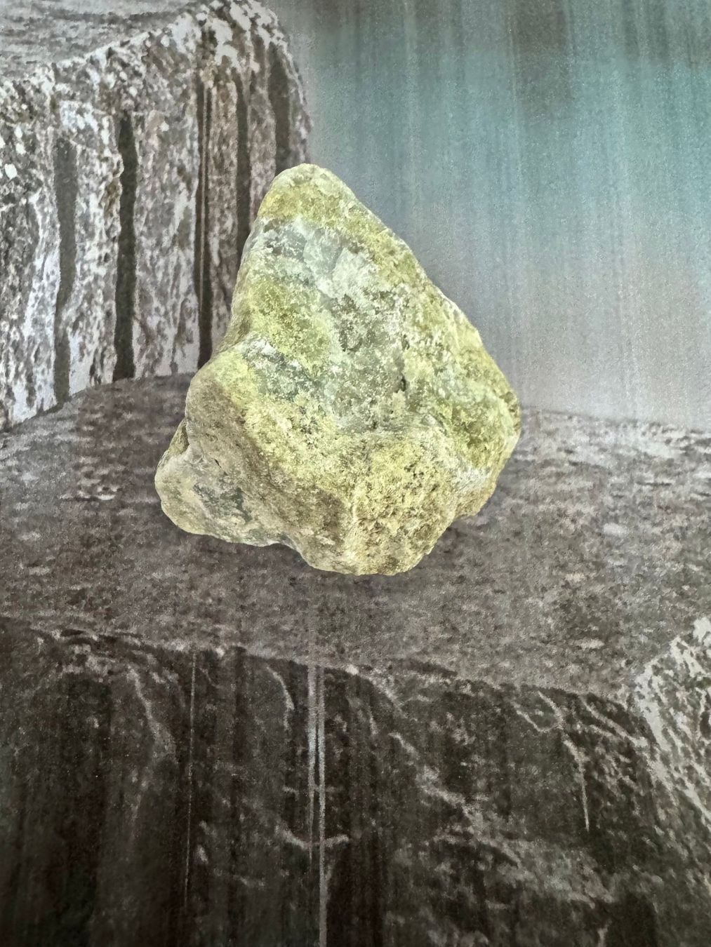 Minerali & Pietre curative: Vesuvianit roh – Nuovo (secondo la descrizione) da Biberist venduto da Steine 1