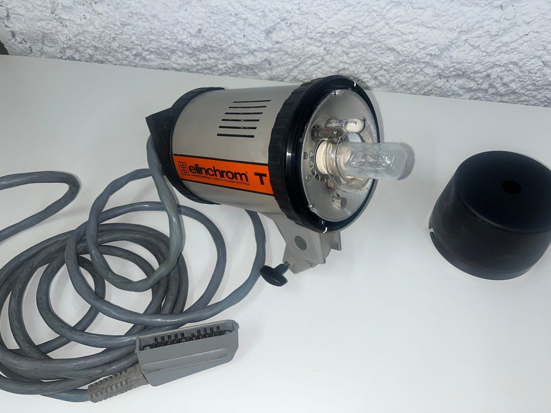 Elinchrom Flash: Flash Elinchrom – Usato da La Chaux-de-Fonds venduto da alu 3