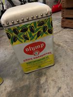 Sitzhocker aus einem Olivenölkanister Metall weiss antik