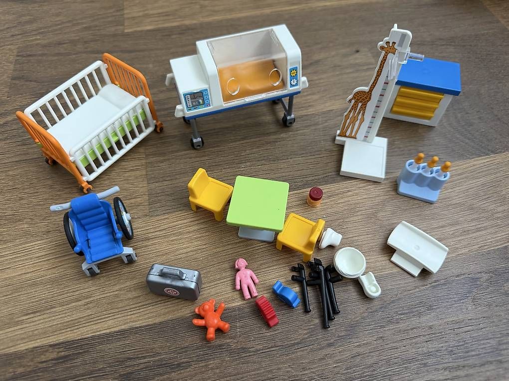 Giocattoli: Playmobilkrankenhaus + 8 Sets – Usato da Glattfelden venduto da Nadle78 4