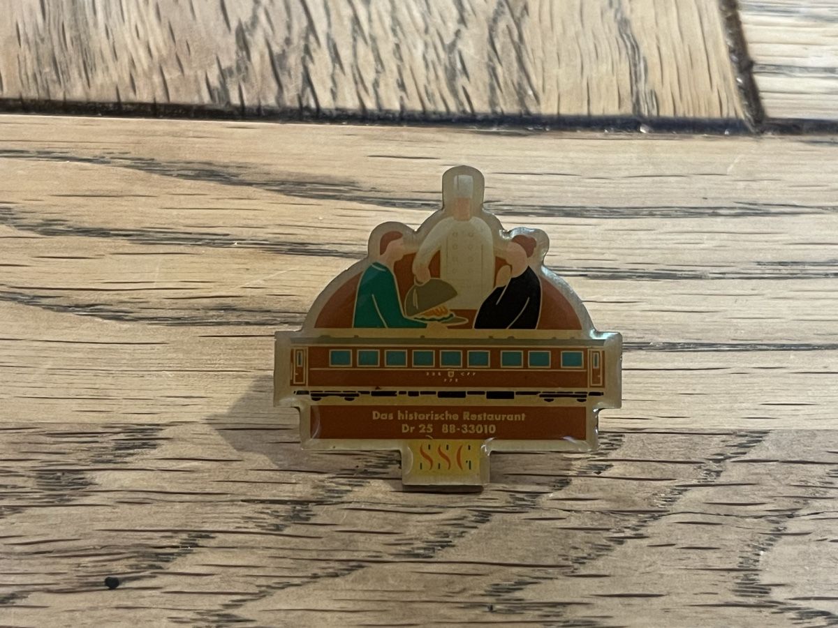 Placchette & Badge: Das historische Restaurant Pin – Usato da Ehrendingen venduto da Duwe_KlG 3