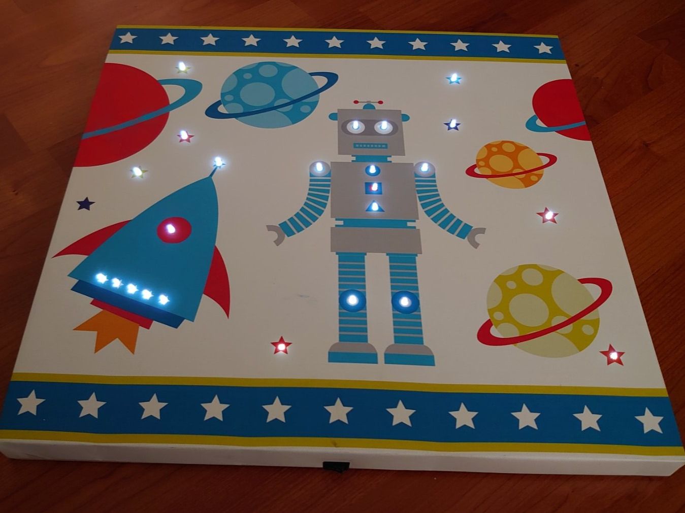 Foto & Immagini: Roboter Bild mit LED Beleuchtung – Usato da Pfäffikon SZ venduto da Wild0 1