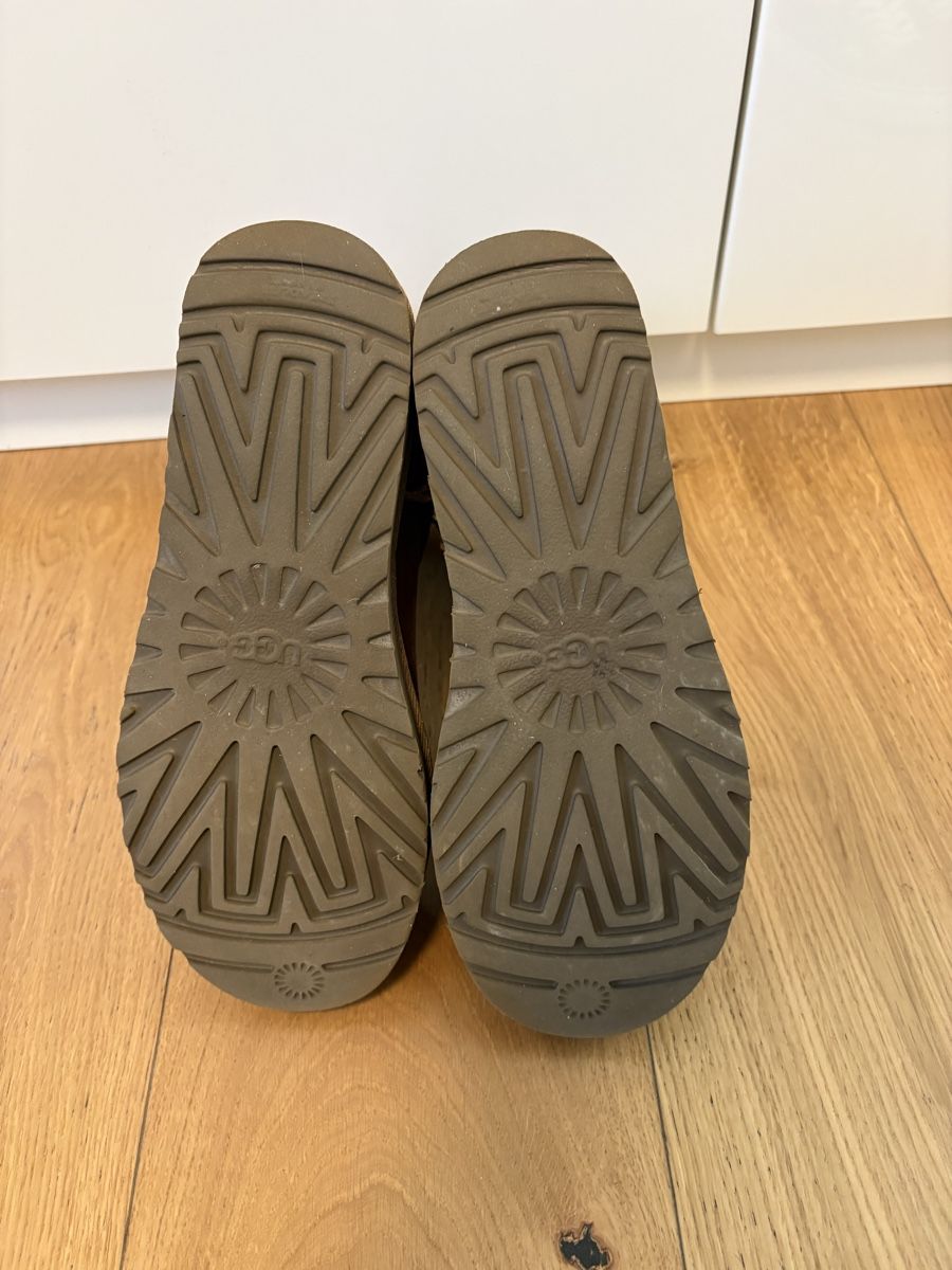 Ugg Scarpe da donna: Ugg Classic II tg 39 – Usato da Giubiasco venduto da cel_qlw7 4