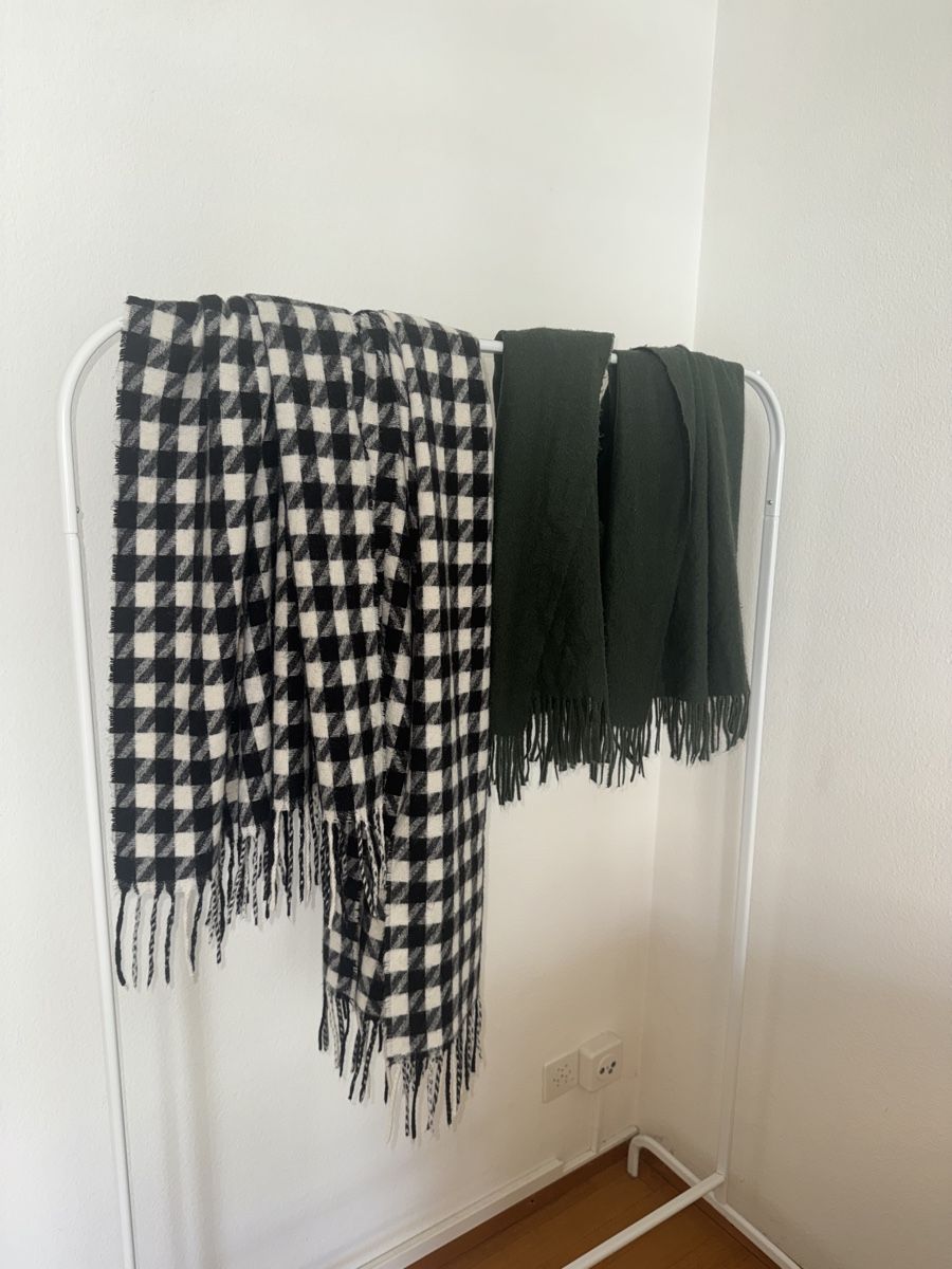 Mango Foulards, Tücher & Schals: 2x Schal von MANGO – Gebraucht aus Zürich von s.o13