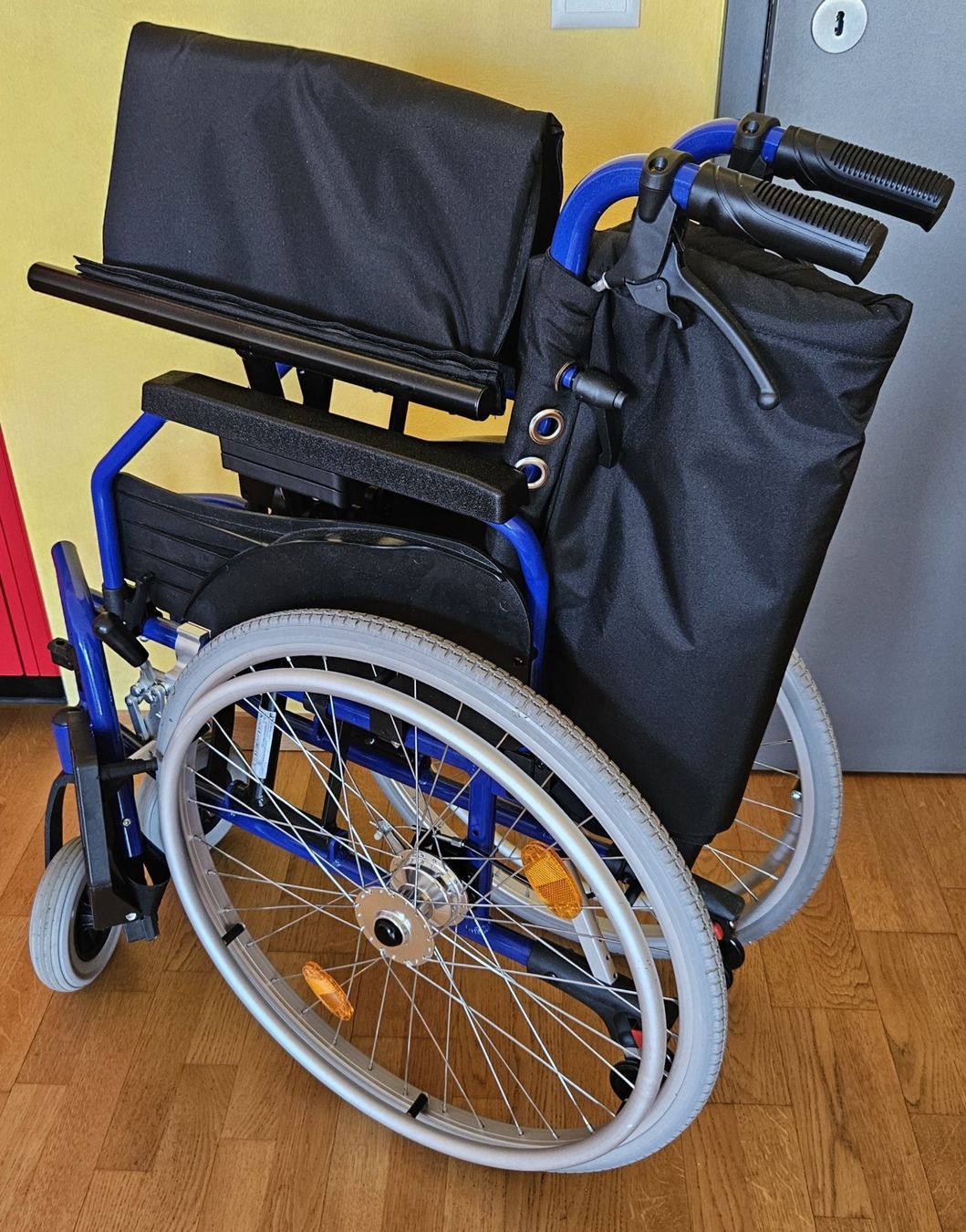 Rollstühle: Leichtgewichtrollstuhl Bison 2 blue – Gebraucht aus Zürich von HaPe09 6