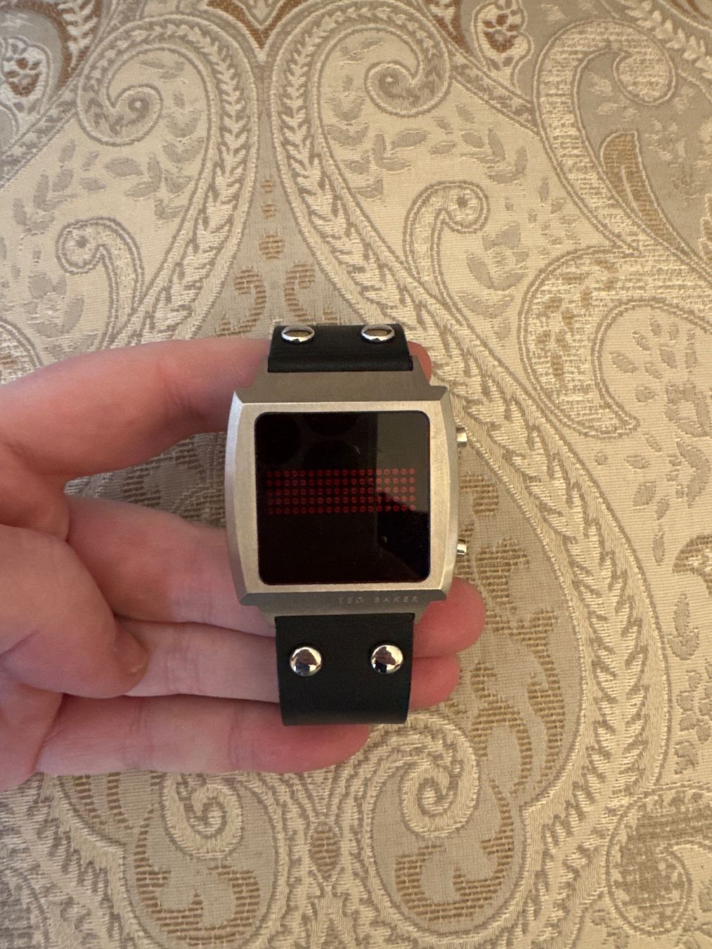 Orologi: Ted Baker Digital Watch with Screen Animation – Usato da Lausanne venduto da sjc_8xtb