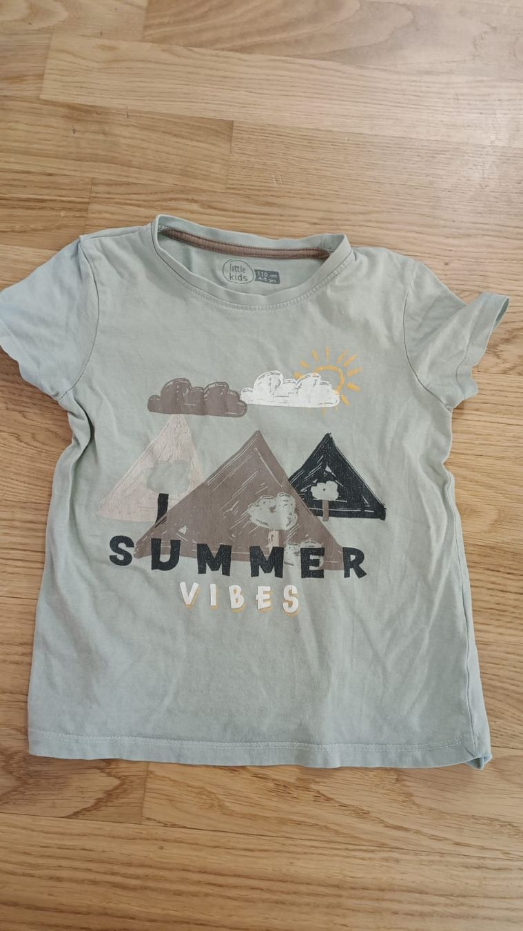 Camicie, T-shirt & Polo: T-Shirt Summer Vibes Grösse 110 – Usato da Muri AG venduto da Mupuputs