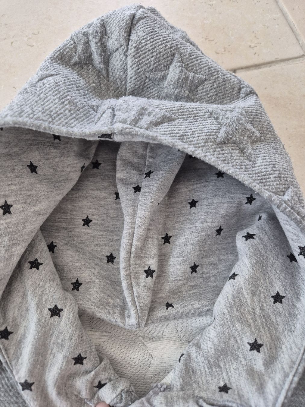 Giacche & Cappotti: graue Übergangsjacke mit Sternen, Grösse 80 – Usato da Adliswil venduto da Stardust11 1