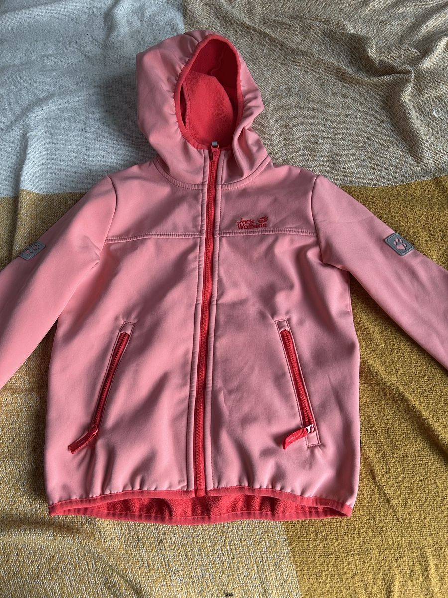 Jack Wolfskin Giacche & Cappotti: Jack Wolfskin Softshell Jacket, Size 128, Coral Red! – Nuovo (secondo la descrizione) da Thalwil venduto da mar_pvx7 1