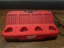Ladestation Milwaukee M18 4-fach guter Zustand