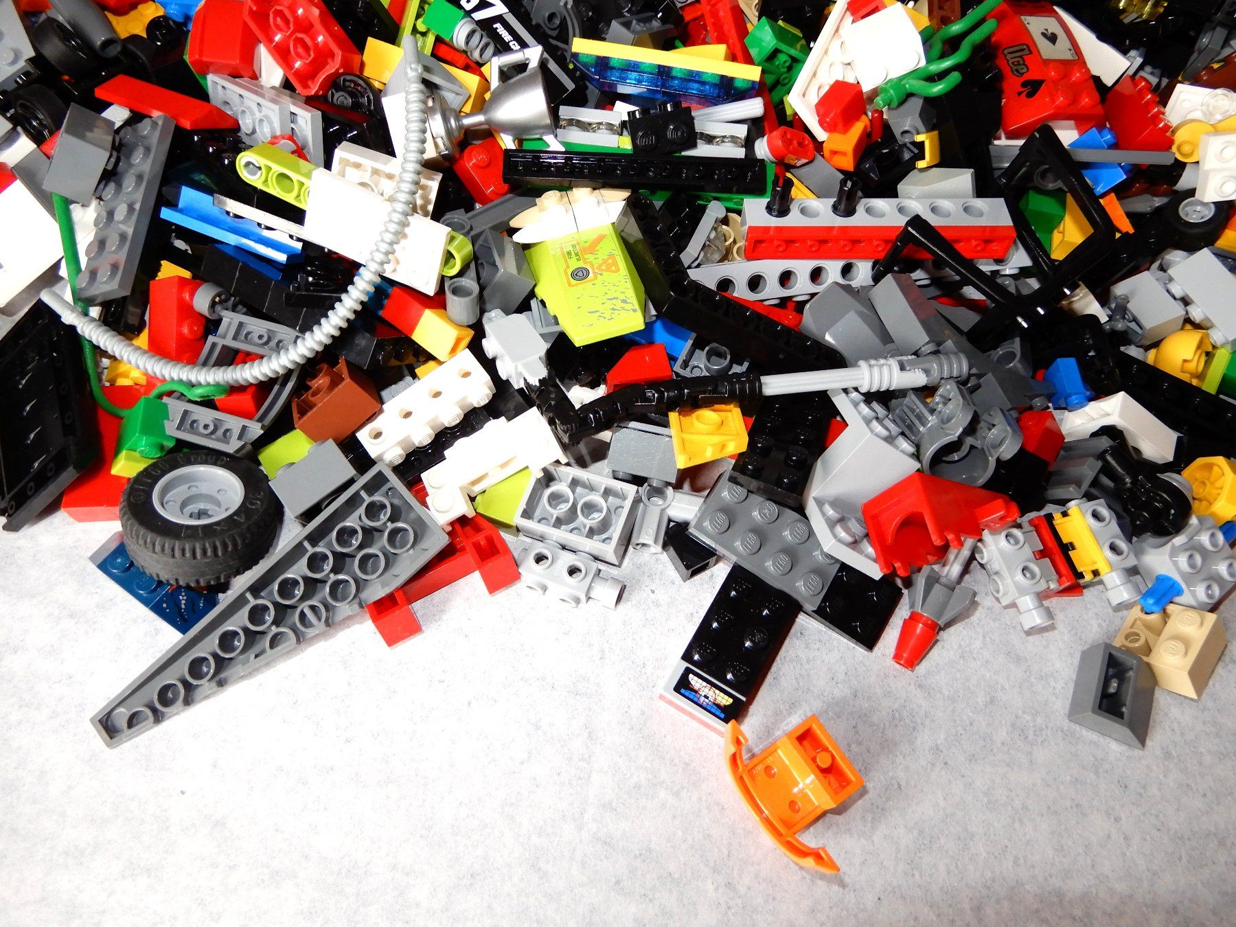 Lego Jeux de construction: LEGO TECHNIC, 1,5 Kilo – D'occasion à Senèdes par tintinette43 5