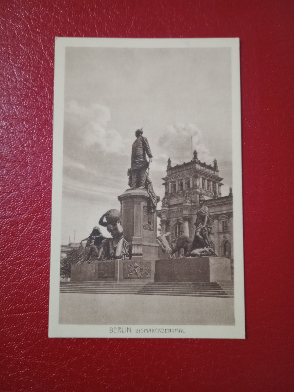 Cartes postales: Berlin Bismarck Denkmal antike AK – D'occasion à Küttigen par Melisch1000