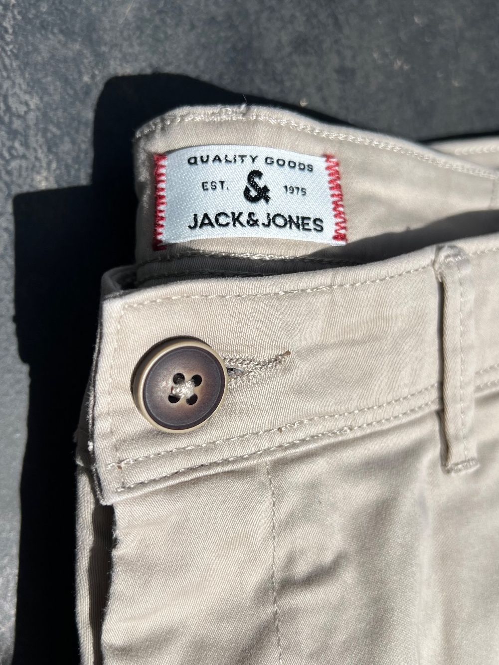 Jack & Jones Pantaloni: Kurze Jack & Jones Hose Gr. M Beige – Usato da Häfelfingen venduto da jul_g7r8 2
