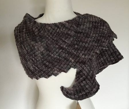 Drachenschwanz Schal - handgestrickt - Manos del Uruguay