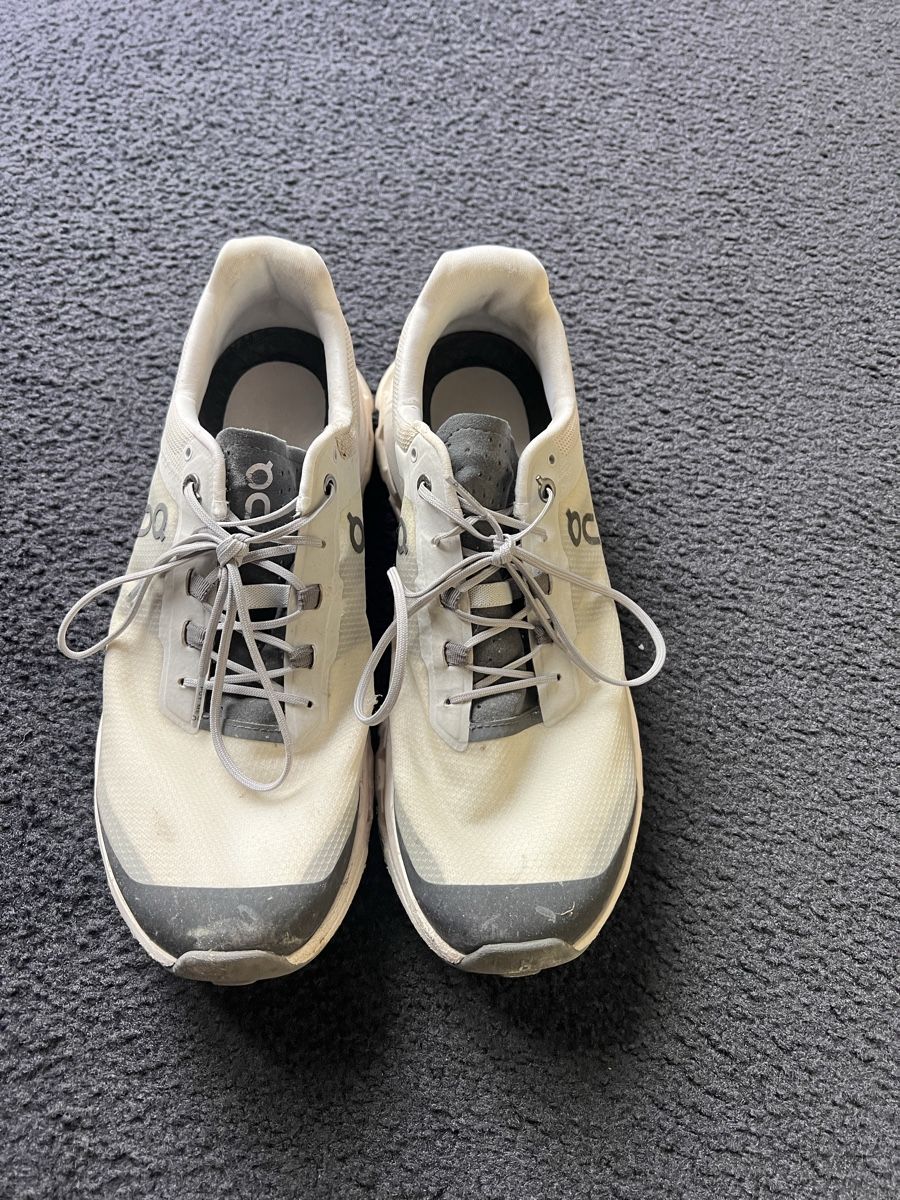 On Chaussures hommes: ON Cloudtec Gr. 43, Unisex – D'occasion à Scuol par l_xdm2