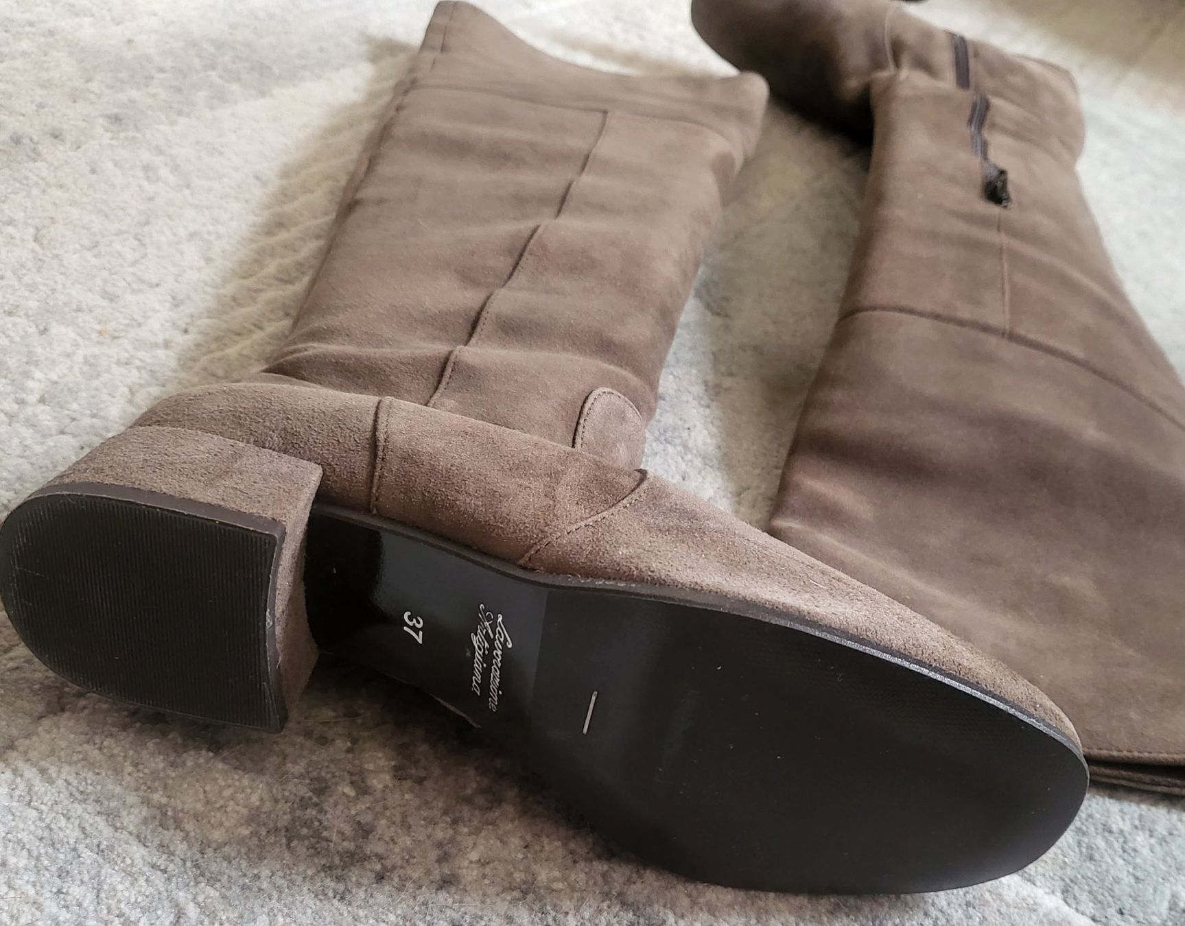 Damenschuhe: Cuissardes en daim avec doublure chaude, pointure 38. – Gebraucht aus Neuchâtel von wikit 2
