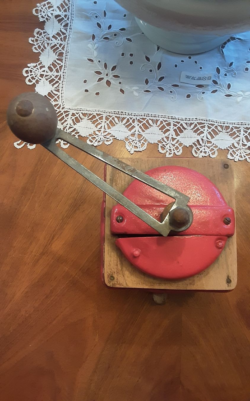 Elettrodomestici da cucina: antik Kaffeemühle  – Usato da Ambrì venduto da Maerz87 1