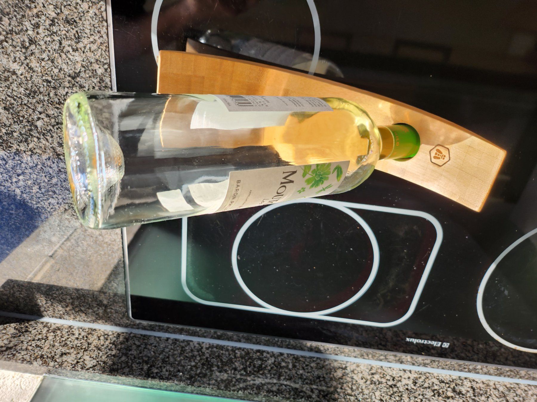 Vino: balancier  bouteille de vin Schwebender Weinflaschenhalter – Nuovo e nell'imballaggio originale da Unterägeri venduto da 0alfa0 4