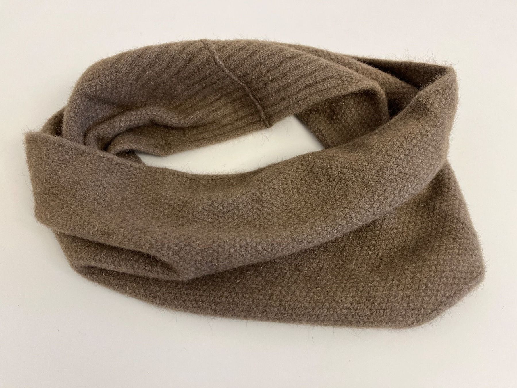 Foulard & Sciarpe: Possum Rundhalstuch schlamm – Nuovo e nell'imballaggio originale da Zollikofen venduto da marys-choice