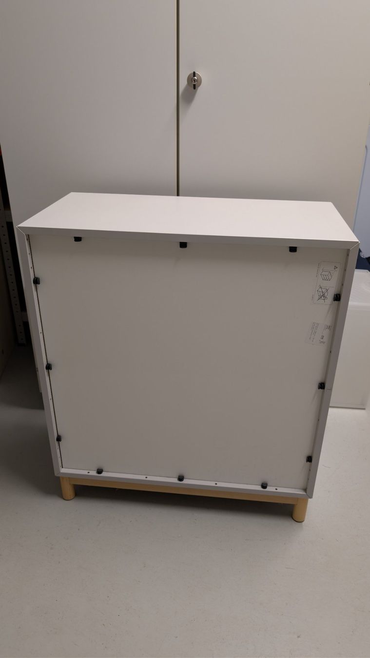 Ikea Armadi: Ikea Schrank Eket mit 4 Fächern grau – Usato da Seengen venduto da Trekremedy 1