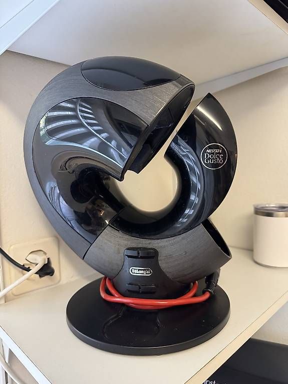 Macchine per caffè & Macchine per espresso: Dolce Gusto Kaffeemaschine mit Kapselhalter – Usato da Therwil venduto da niggidaetsch 1