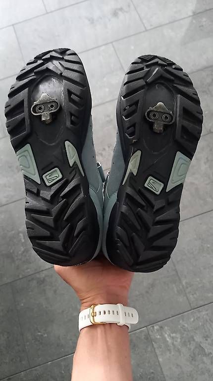 Chaussures femmes: Damen Velo Schuhe Größe 39/40 – D'occasion à Hägglingen par sab_9mpp 2