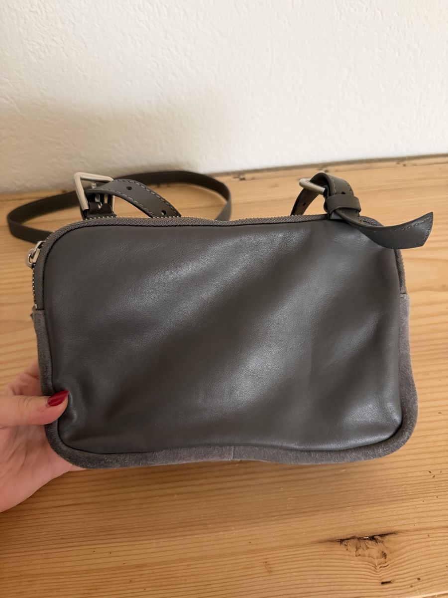 Liebeskind Borse da donna: Liebeskind Berlin Wildleder Tasche - Grau – Usato da Langnau am Albis venduto da Schneeflocke92 3