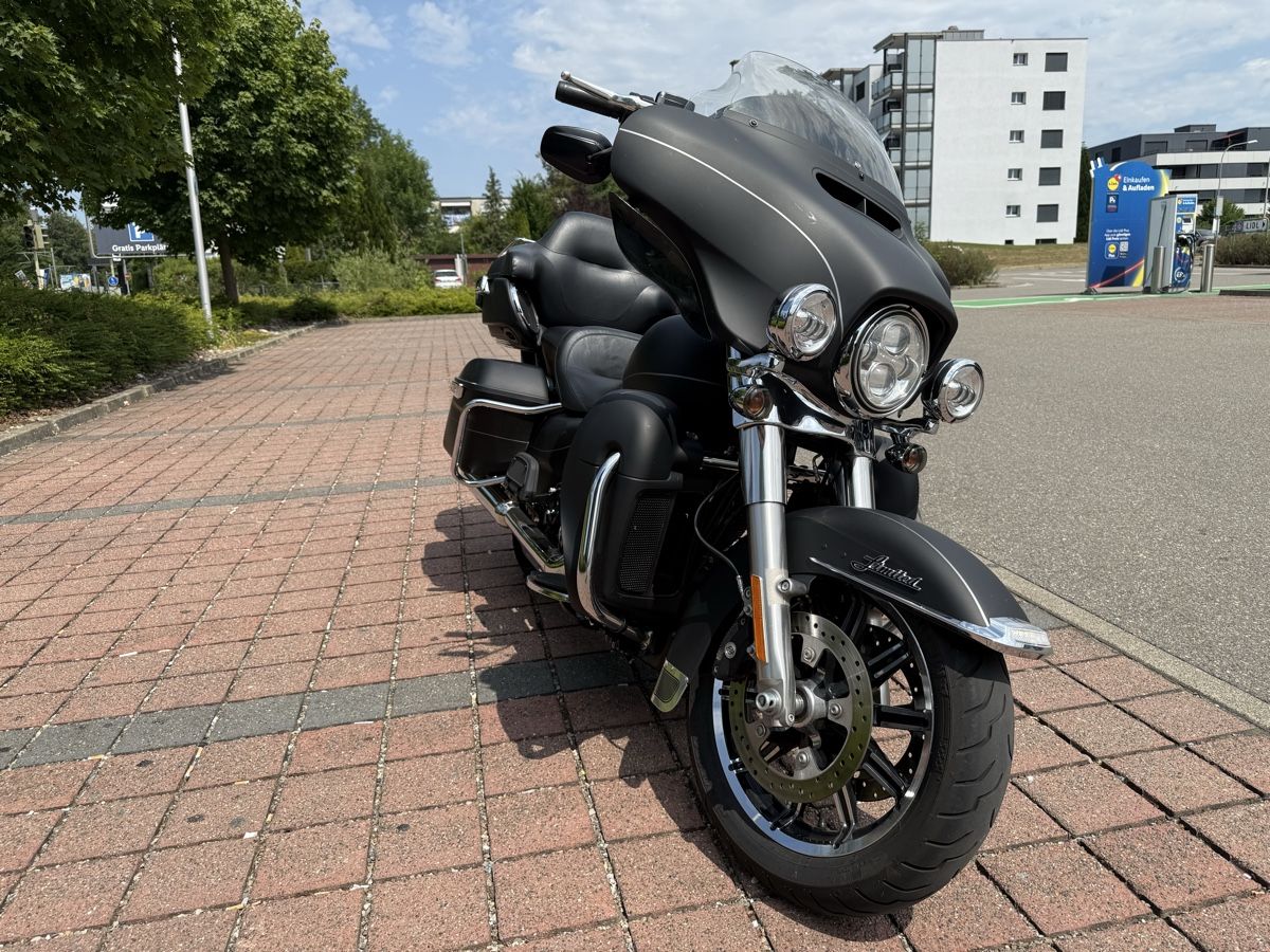 Harley-Davidson Touring: Harley Davidson Electra glide – Gebraucht aus Niederhasli von TurboDriven