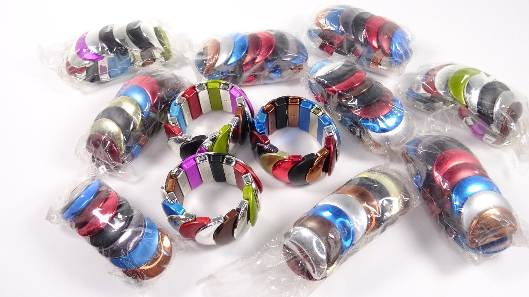 Bracelets: Restposten: 12 bunte elastische Statement-Armbänder – Neuf (Voir description) à Wetzikon ZH par Bambiskus