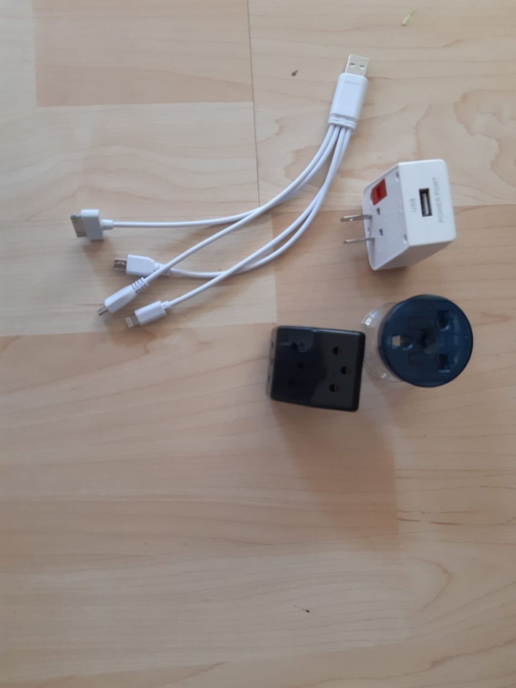 Laufwerke & Adapter: REISEN SET, STROM ADAPTER, WIE NEUE – Gebraucht aus sachseln von soficool 1