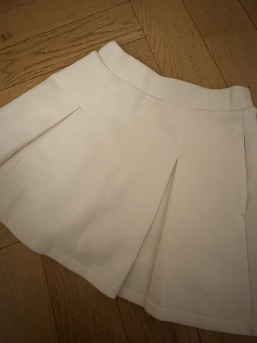 Uniqlo Kleider & Röcke: Uniqlo Skirt – Gebraucht aus Genève von Stephanie.xx 1