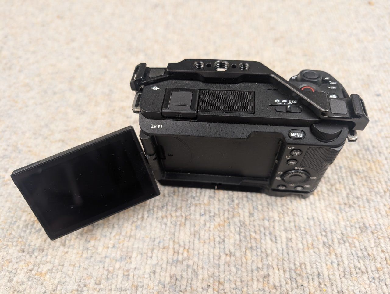 Sony Fotocamera: Sony ZV-E1 Top Zustand, inkl. Smallrig Cage – Usato da Winterthur venduto da Zelenpet 2