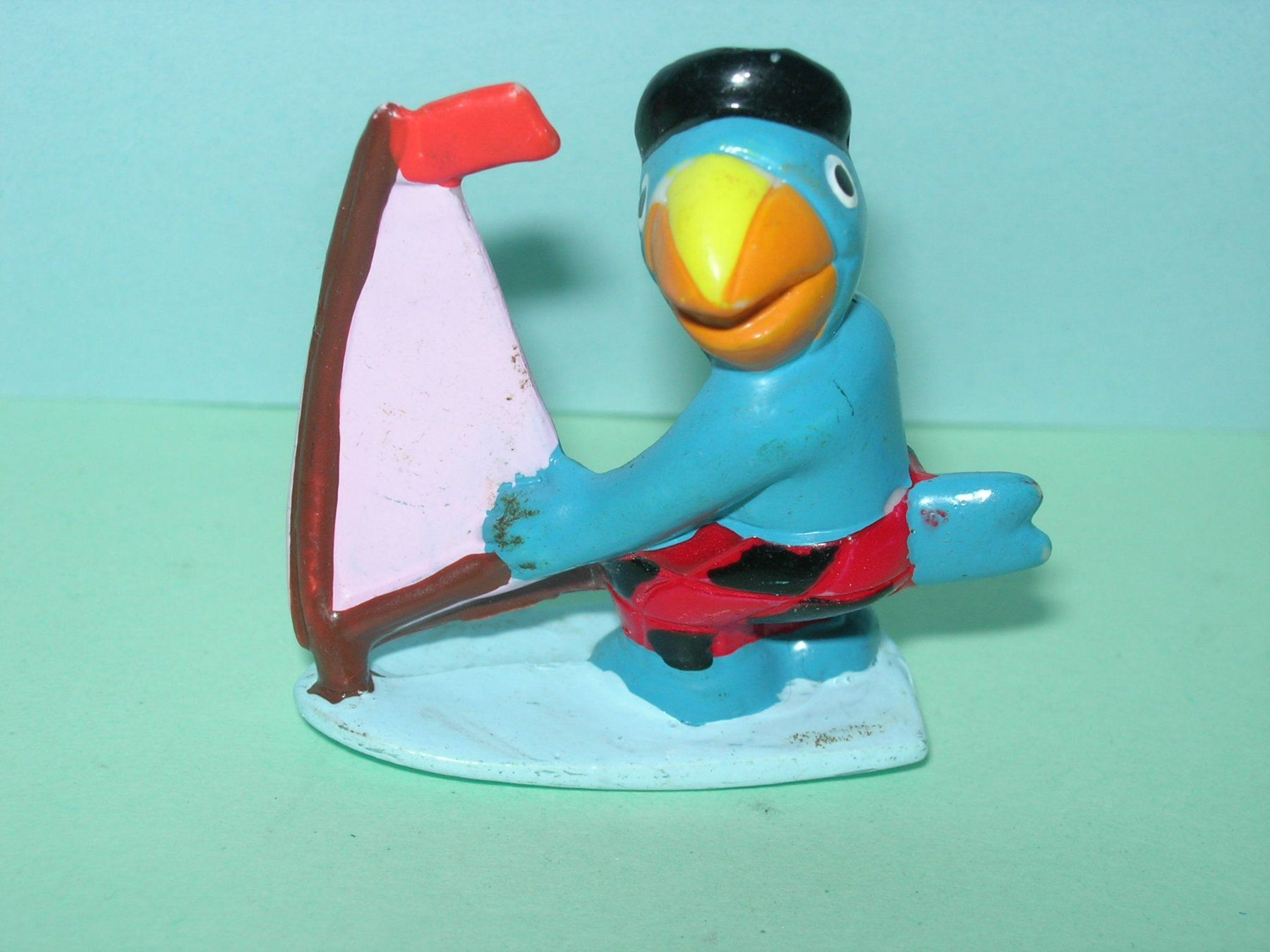 Statuette: Globi als Windsurfer, Minifigur – Usato da Hornussen venduto da Corvette-