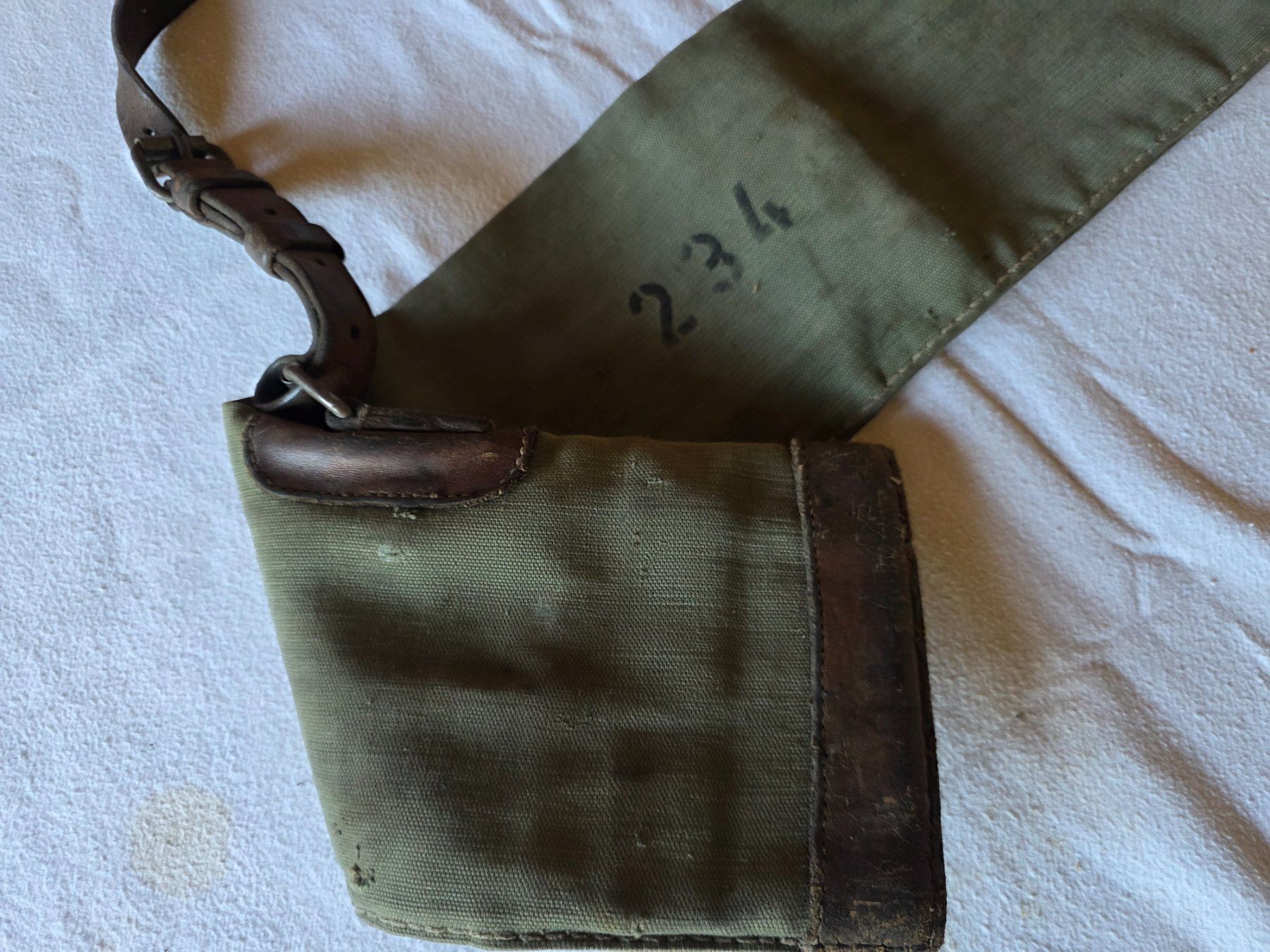 Armée suisse Sacs: Gewehrfutteral Stoff mit Leder / Gewehrtasche Nr. 234 – D'occasion à Obermumpf par oiskypoisky 2