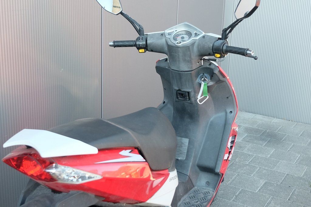 Peugeot Scooter: Peugeot 50 75kmh – Usato da Sargans venduto da pirelli146 4