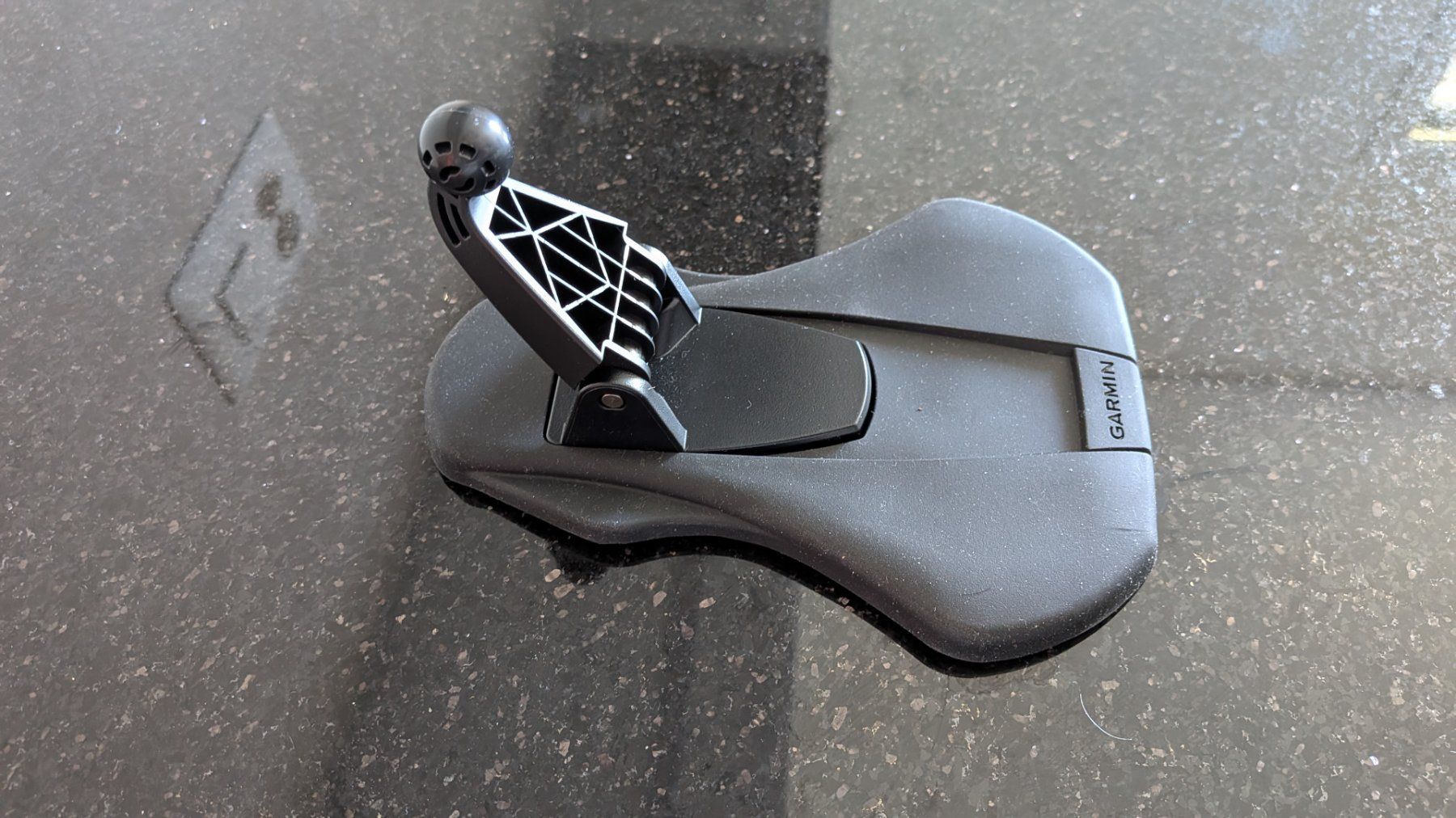 Supporti a parete: Pied de fixation tableau de bord Garmin – Usato da Apples venduto da lverschu